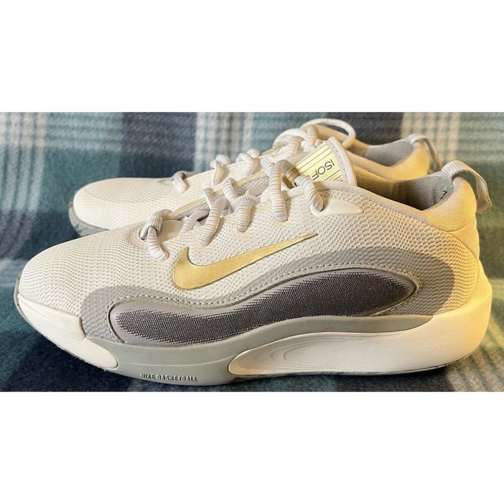 Boy's Nike IsoFly White Gray Gold Basketball Youth Shoe 3.5